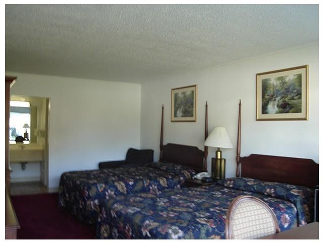 Red Carpet Inn Jesup Room photo